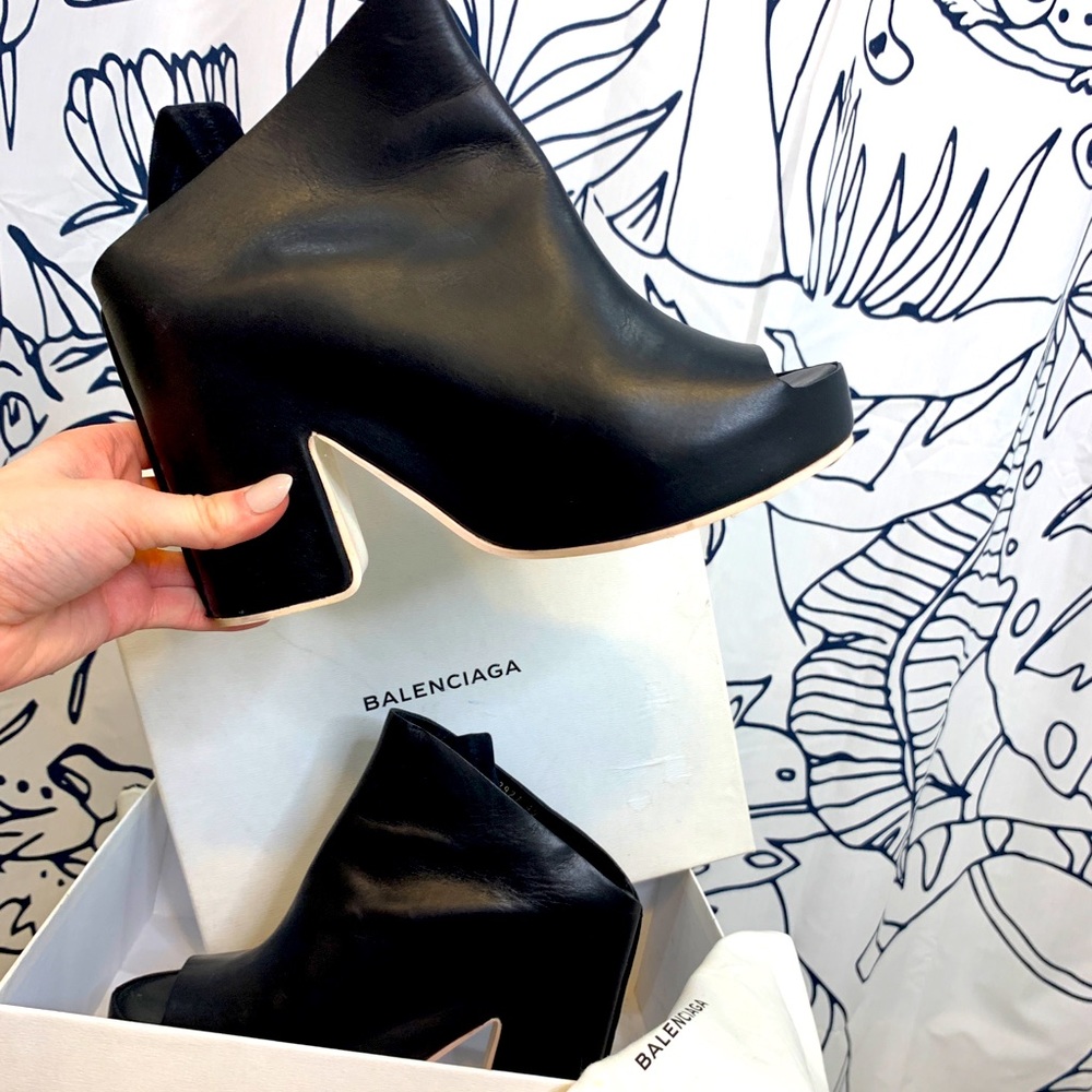 BALENCIAGA BLACK MULE BOOTS W/ BOX + DUSTBAG